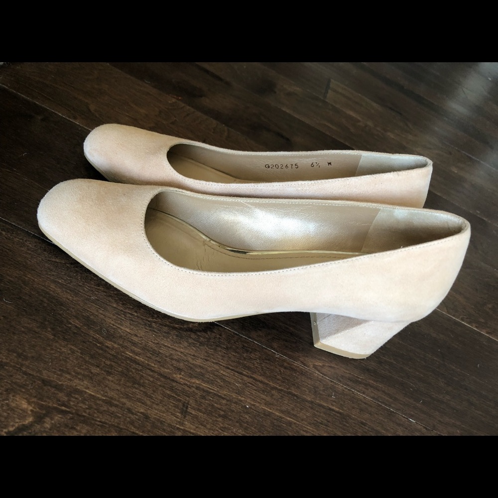99% new Stuart Weitzman Block-Heel Pump